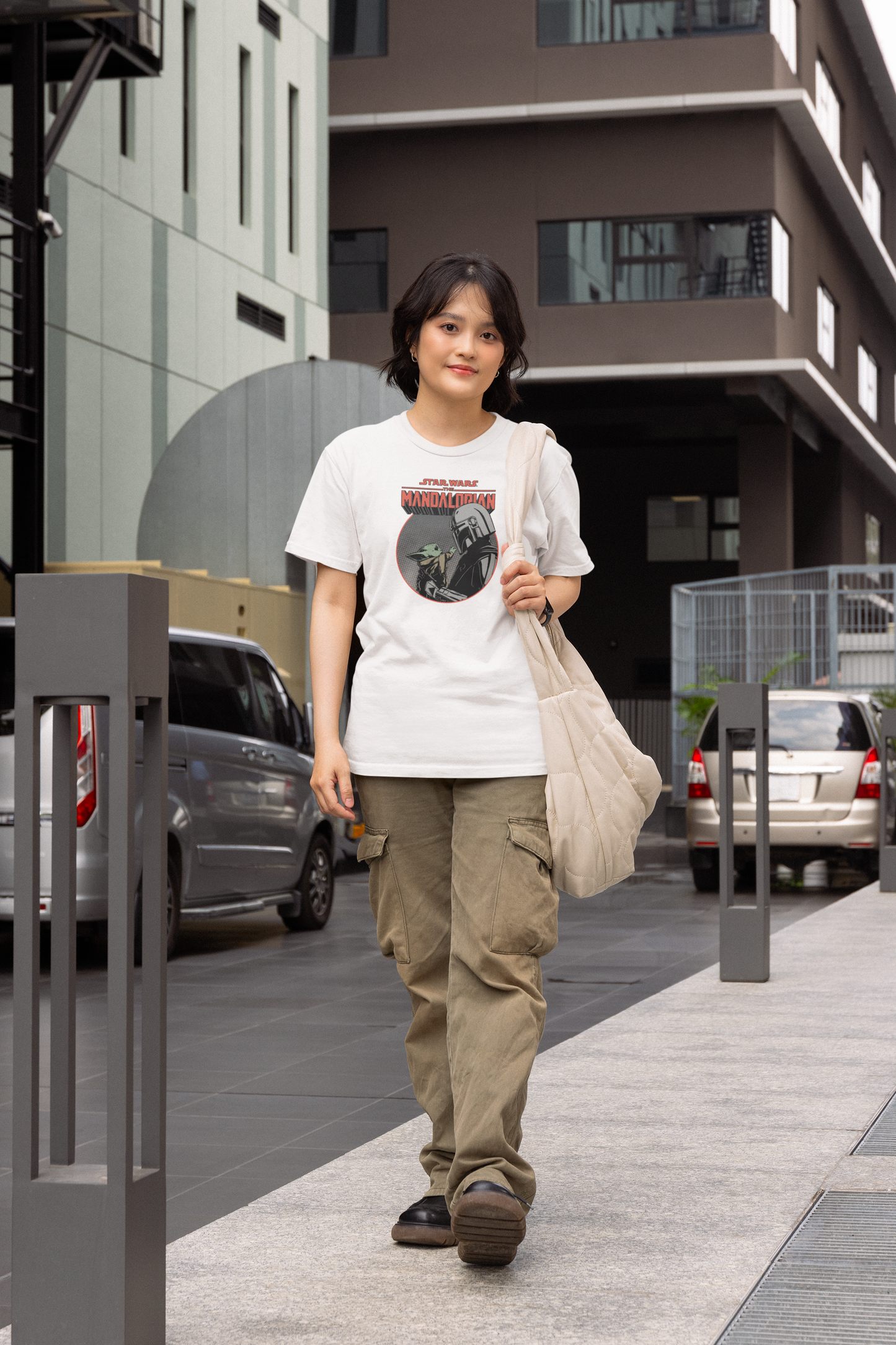 Polera unisex manga corta blanca "Star Wars - Mandalorian"